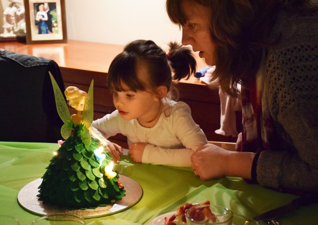 Mia-&-Tinkerbell-cake